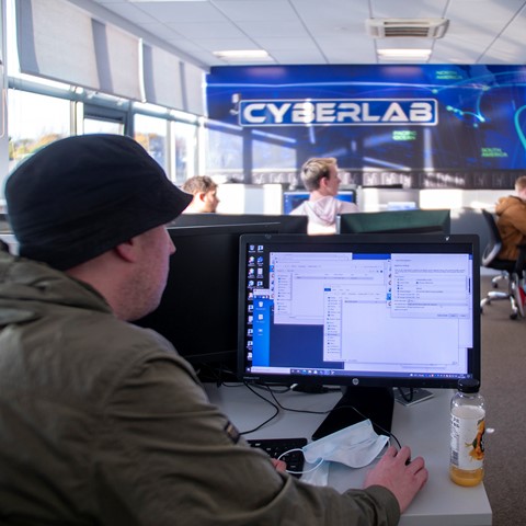 computing students in Cyber Lab