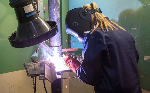 welding student