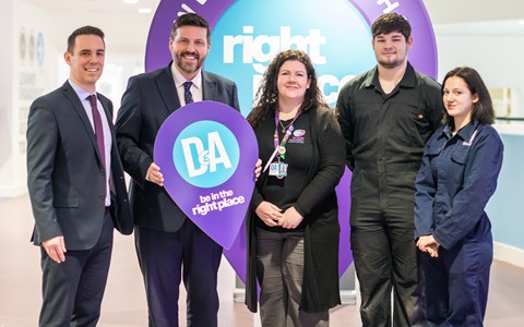 Jamie Hepburn visits Dundee and Angus College