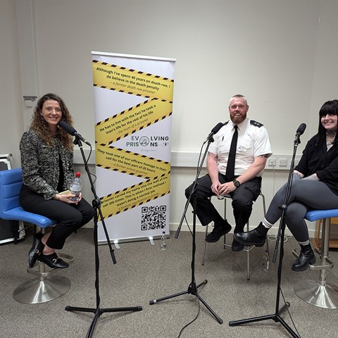 Left KKaigan Carrie talking with Prison Officers on the live podcast