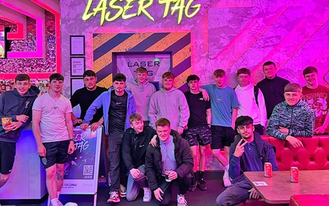students-laser-tag